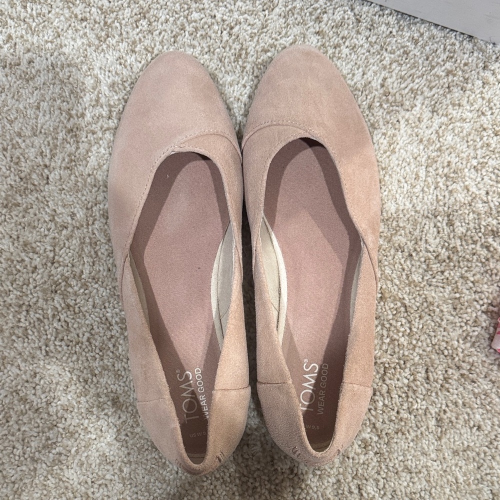 TOMS Women's Beige Suede Loafers